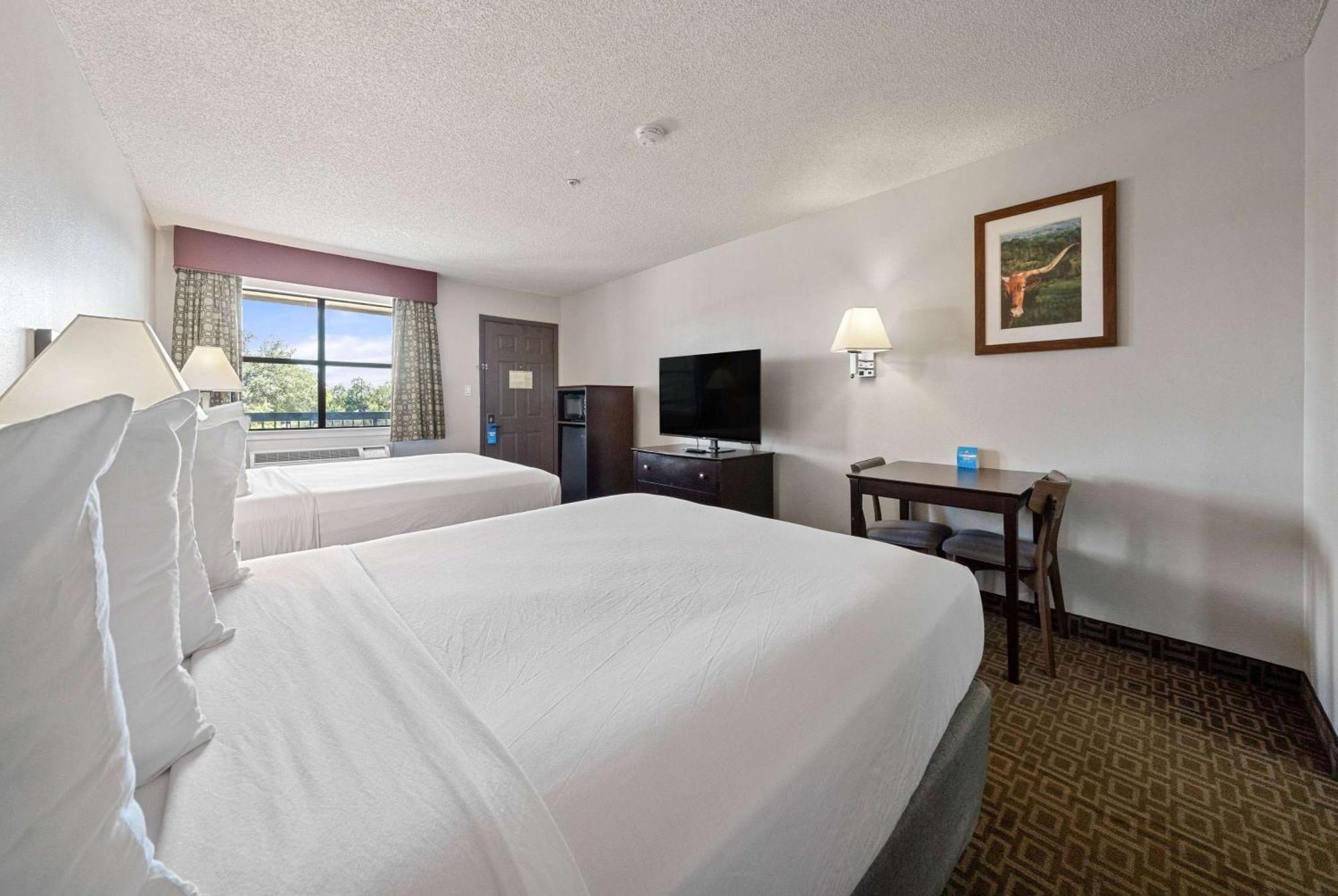 Days Inn By Wyndham Round Rock Exteriör bild